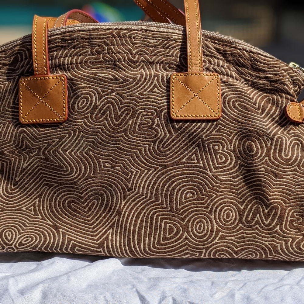 Dooney and Bourke Sport Pop Logo tan canvas dome bag - Picture 3 of 8